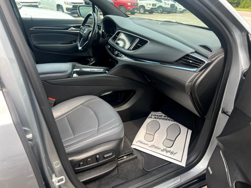 Used 2024 Buick Enclave Premium image 14