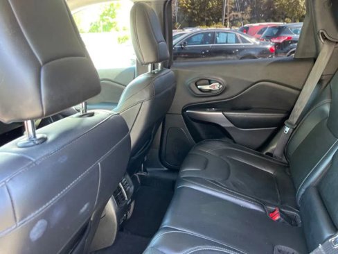 Used 2019 Jeep Cherokee Limited image 19