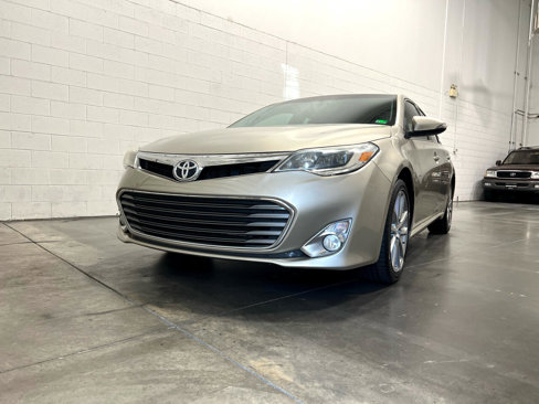 Used 2014 Toyota Avalon XLE Premium image 3