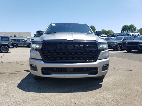 New 2025 RAM 1500 4x4 Crew Cab image 10