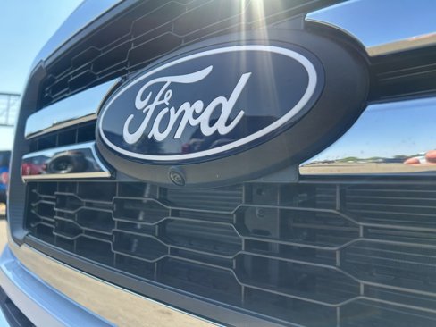 Used 2025 Ford F150 Lariat w/ Equipment Group 502A High image 10