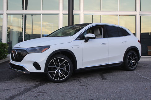 New 2026 Mercedes-Benz EQE 320 4MATIC SUV image 2