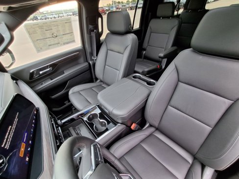 New 2025 Chevrolet Suburban Z71 w/ Z71 Off-Road Package image 11