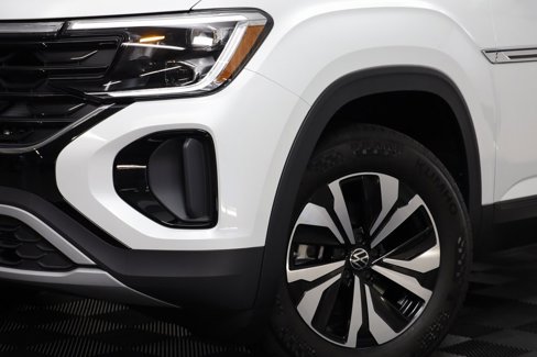 New 2026 Volkswagen Atlas Cross Sport SE image 3