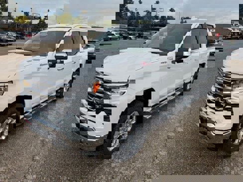 New 2026 Chevrolet Silverado 1500 LTZ w/ LTZ Premium Package image 3