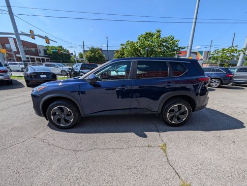 Used 2024 Nissan Rogue SV image 9