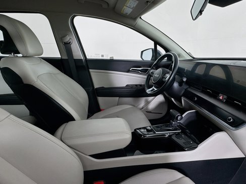Used 2025 Kia Sportage EX image 28
