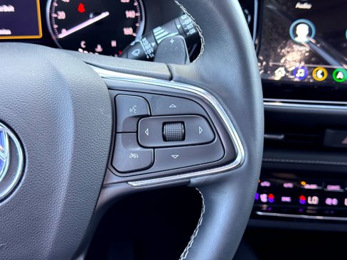 Used 2023 Buick Envision Avenir image 29