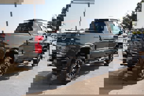 New 2026 Chevrolet Silverado 1500 ZR2 image 4