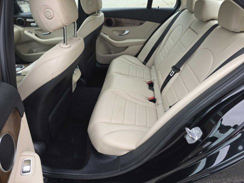 Used 2018 Mercedes-Benz C 300 4MATIC Sedan image 8