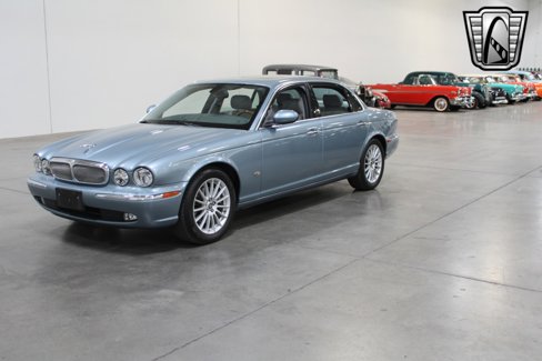 Used 2006 Jaguar XJ8 image 25