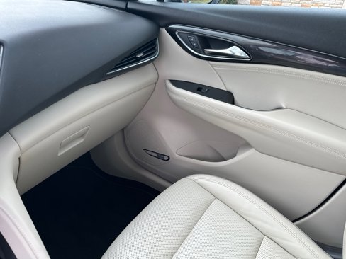 Used 2021 Buick Envision Essence w/ Technology Package I image 24