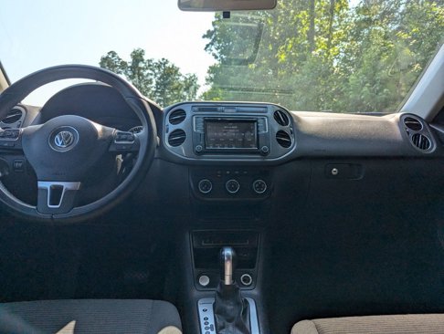 Used 2017 Volkswagen Tiguan Limited w/ Premium Package image 14