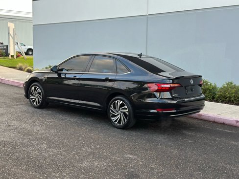 Used 2021 Volkswagen Jetta SEL image 3