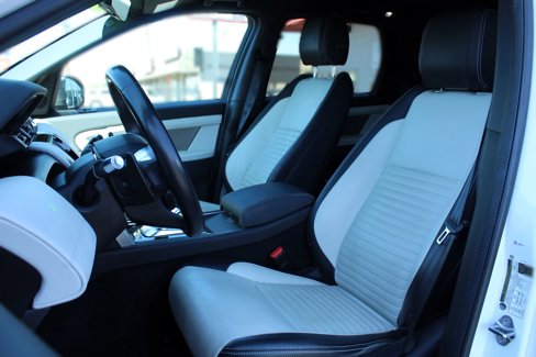 Used 2020 Land Rover Discovery Sport SE R-Dynamic image 11