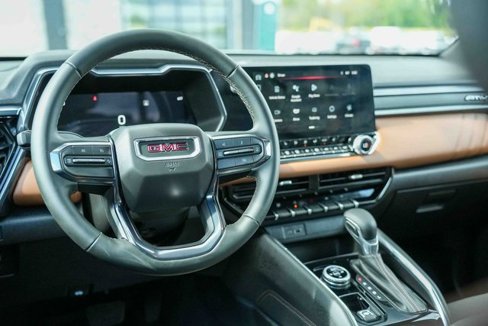 Used 2025 GMC Canyon AT4 image 24