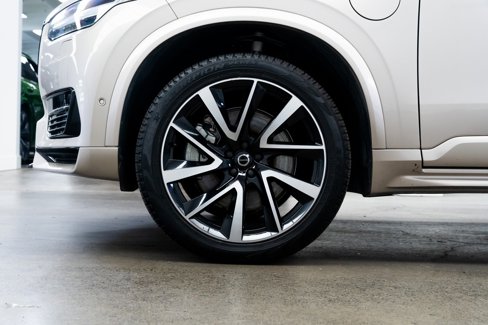 Used 2023 Volvo XC90 T8 Plus image 7
