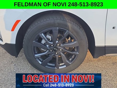 Used 2022 Chevrolet Equinox RS w/ Infotainment Package image 9