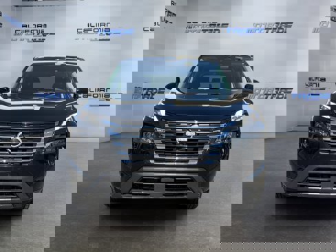 Used 2024 Nissan Rogue SV image 2