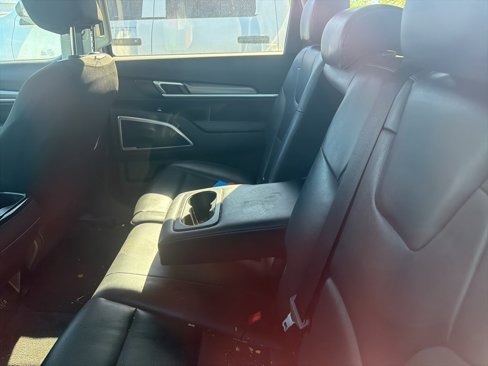 Used 2022 Kia Telluride LX image 14