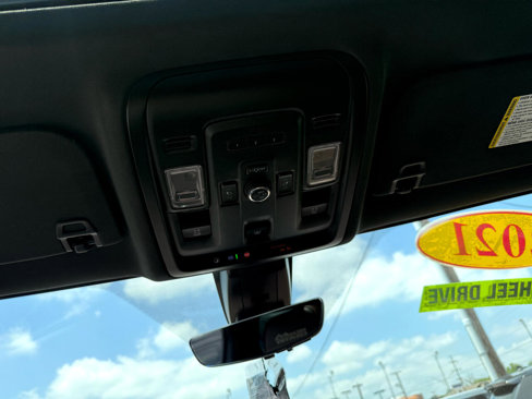 Used 2021 Chevrolet Suburban High Country w/ Premium Package image 28