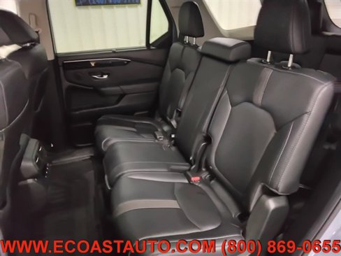 Used 2025 Honda Pilot Touring image 13