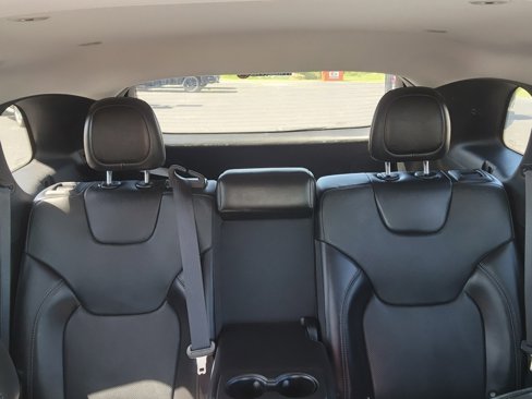 Used 2019 Jeep Cherokee Limited image 27