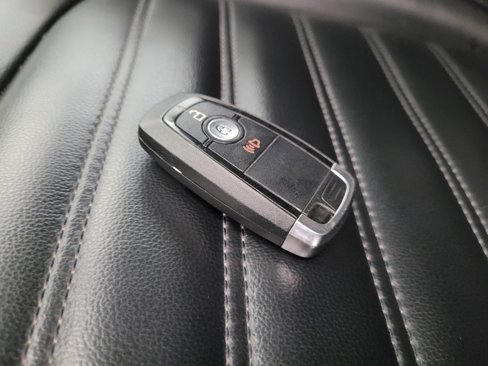 Used 2024 Ford Edge SEL image 32