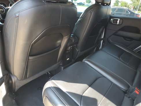 Used 2023 Jeep Wrangler Unlimited Sahara image 29