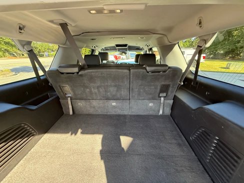 Used 2018 Chevrolet Suburban LT image 30