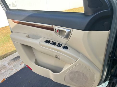 Used 2009 Hyundai Santa Fe SE image 35