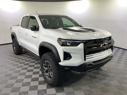 Used 2024 Chevrolet Colorado ZR2 w/ Technology Package image 3