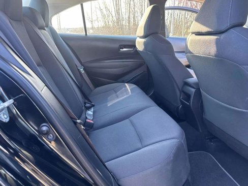Used 2021 Toyota Corolla LE image 20