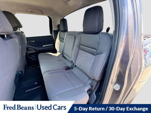 Used 2024 Nissan Frontier SV image 23