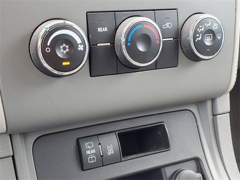 Used 2013 Chevrolet Traverse LS image 20