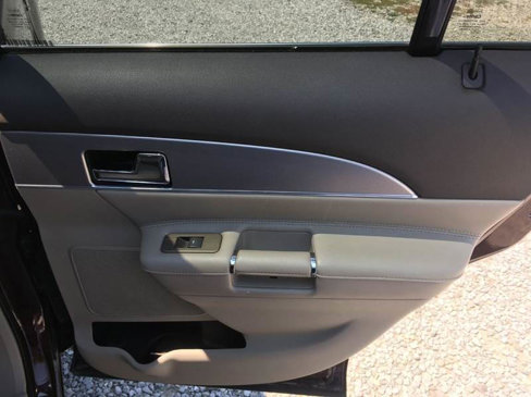 Used 2012 Lincoln MKX FWD image 19