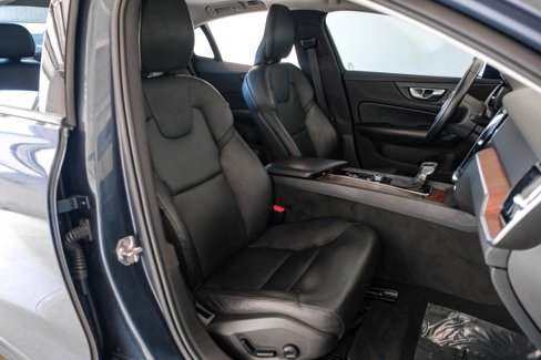 Used 2021 Volvo S60 T5 Momentum image 27
