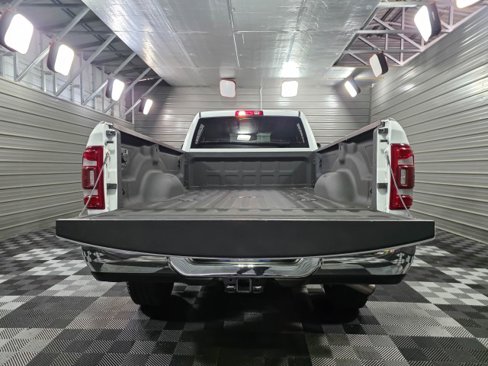 Used 2024 RAM 2500 Tradesman w/ Chrome Appearance Group image 10