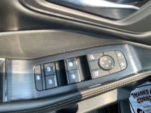 Used 2022 Nissan Rogue SV w/ SV Premium Package image 11