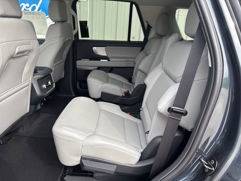 New 2025 Ford Expedition Active image 27