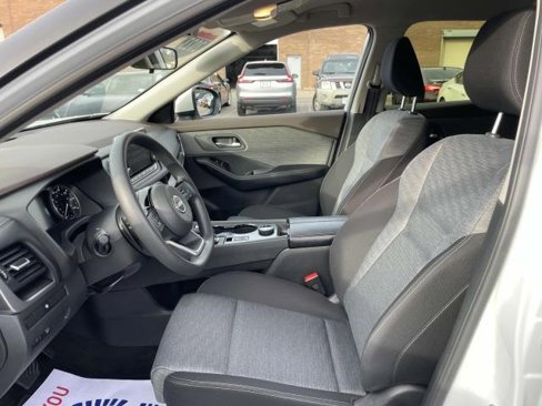 Certified 2023 Nissan Rogue SV image 14