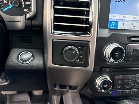Used 2018 Ford F150 Platinum w/ Equipment Group 701A Luxury image 18