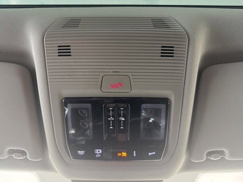 New 2025 Volkswagen Atlas Peak Edition SE image 15