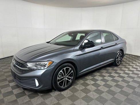 Used 2023 Volkswagen Jetta Sport image 7