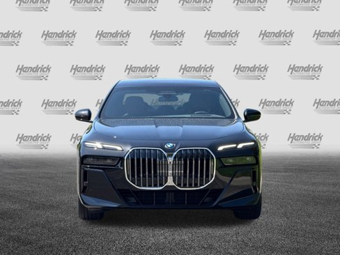 New 2026 BMW 750e xDrive image 3