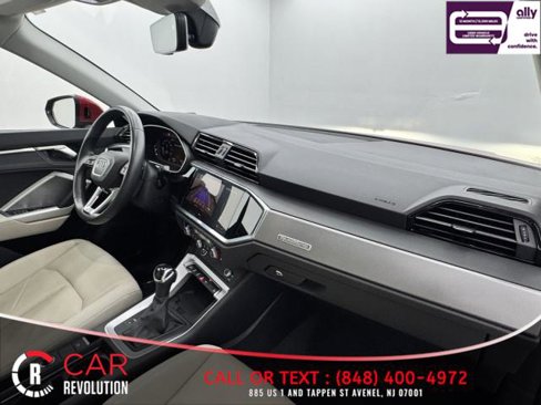 Used 2024 Audi Q3 2.0T Premium image 51