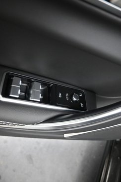 New 2024 Jaguar XF R-Dynamic SE image 20