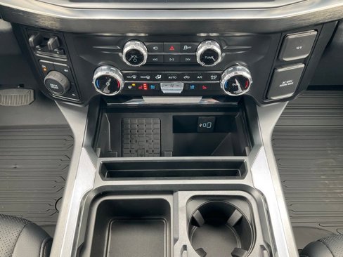Used 2025 Ford F350 Lariat w/ Black Appearance Package image 76