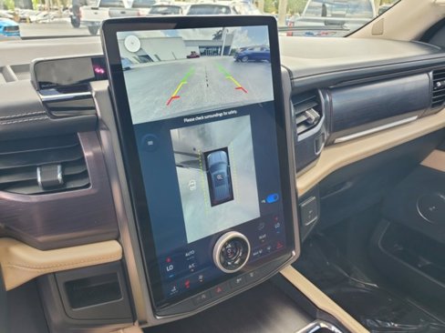 Certified 2022 Ford Expedition Platinum image 23