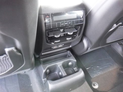 New 2025 Jeep Grand Cherokee L Laredo image 33